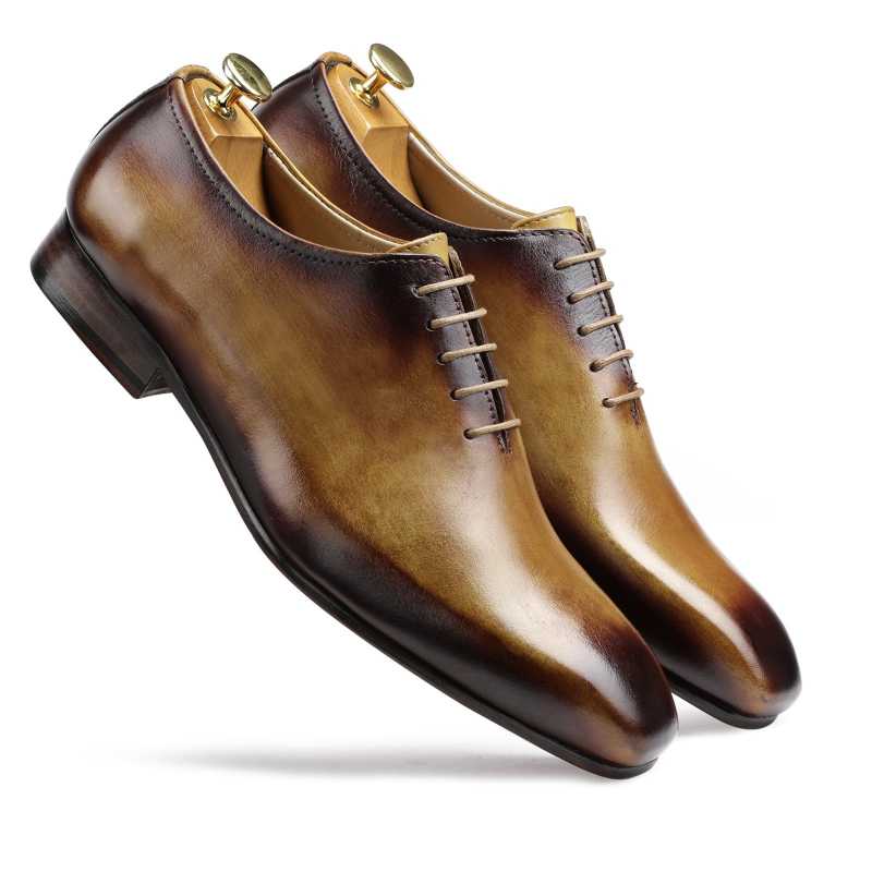 The Leonardo Wholecut Oxford In Tan display picture 2