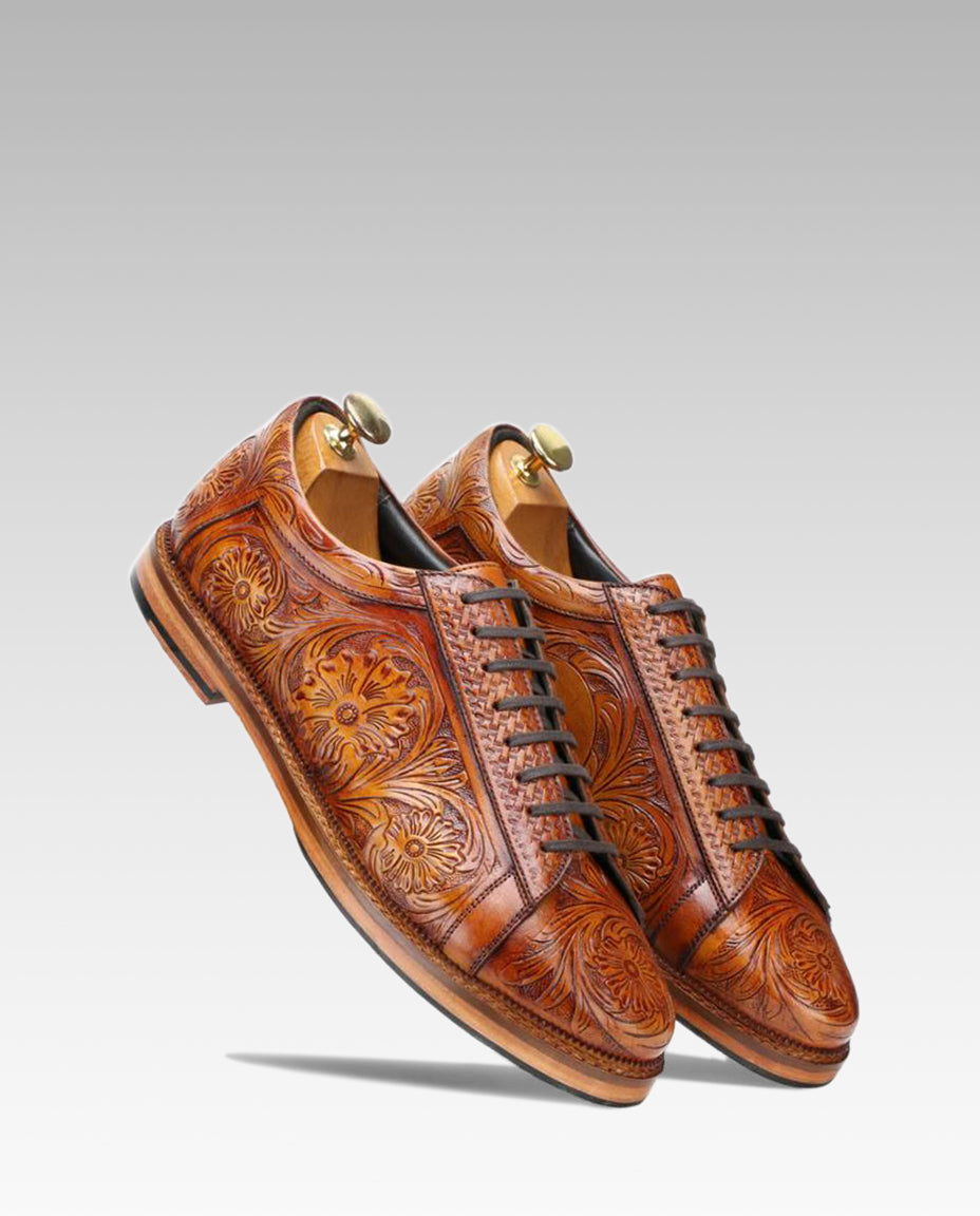 Strumento Handtooled Derby in Tan