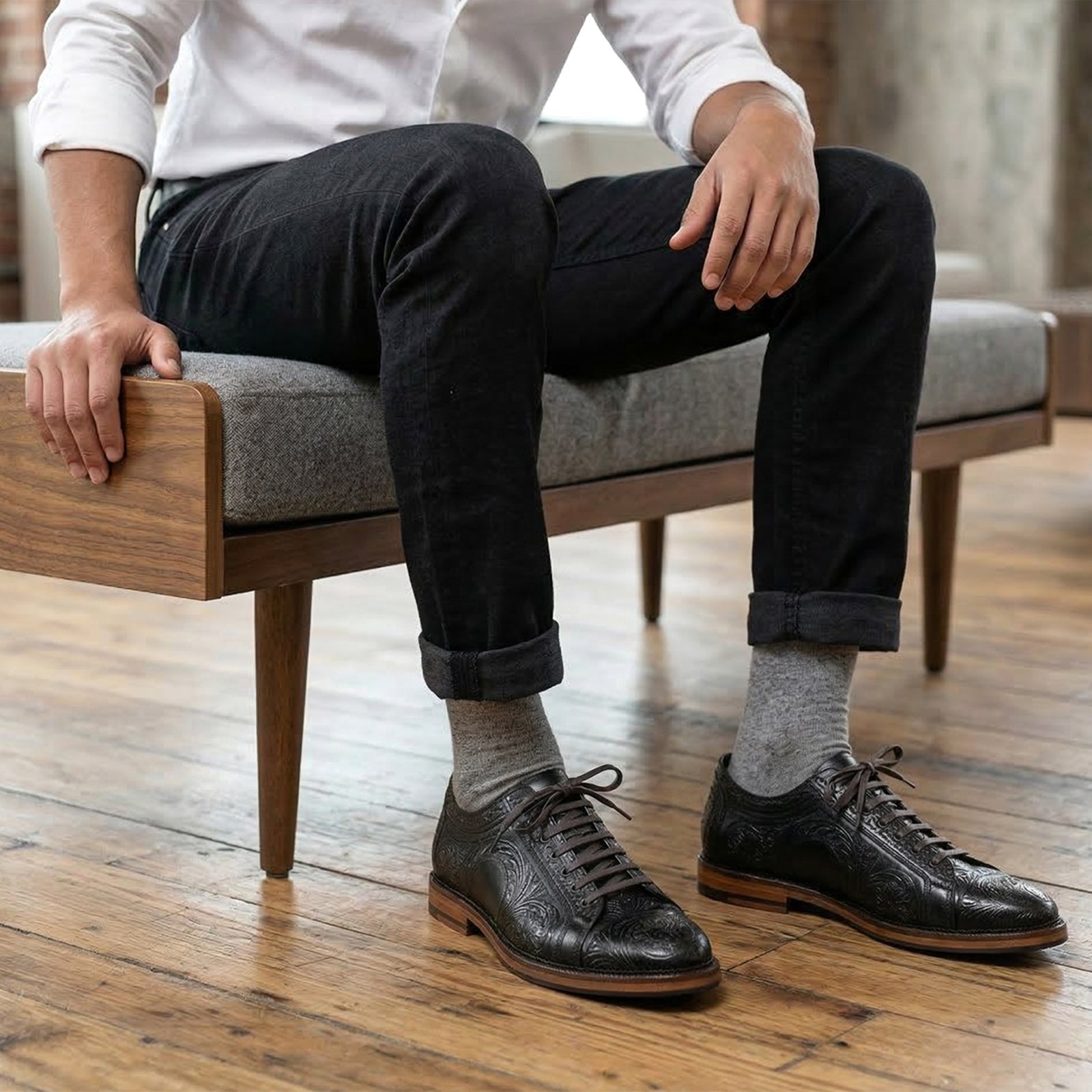 Strumento Handtooled Derby in Black