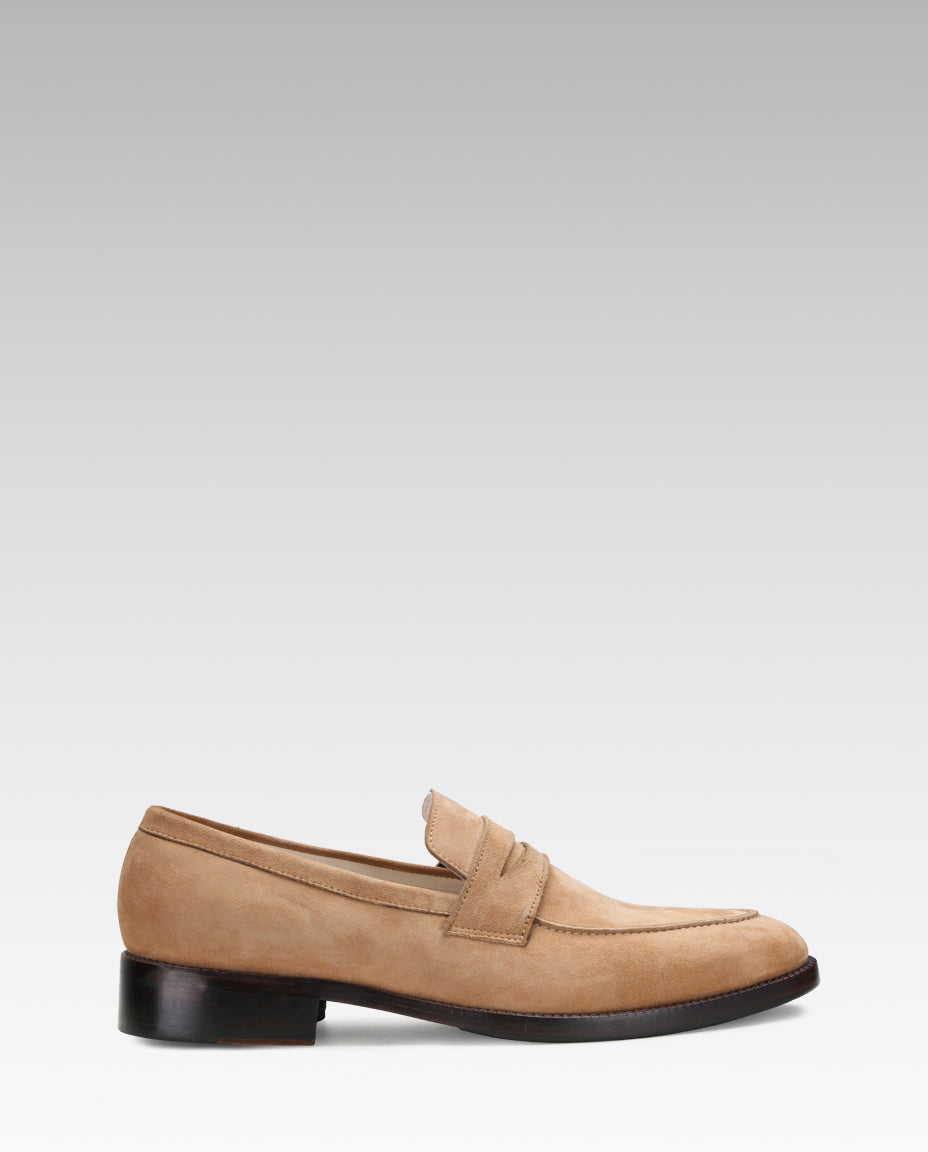Escaro Royale Stravon Suede Loafers in Tan