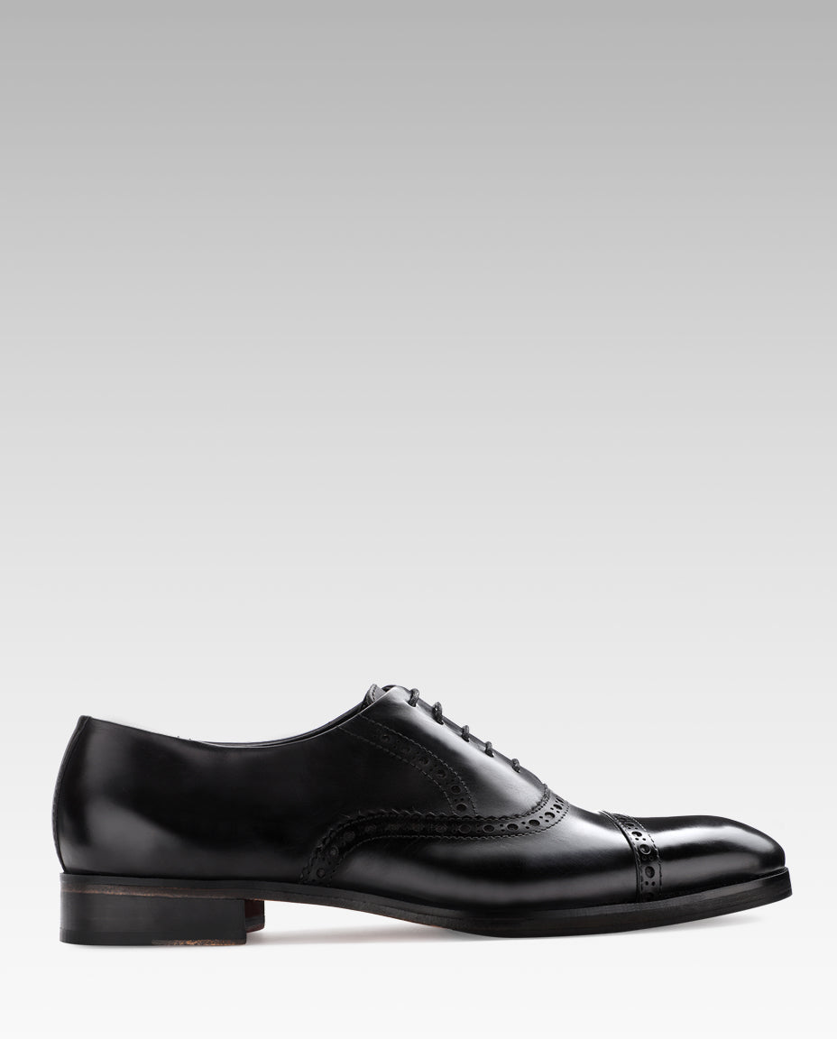 The Vienna Toecap Oxfords In Black