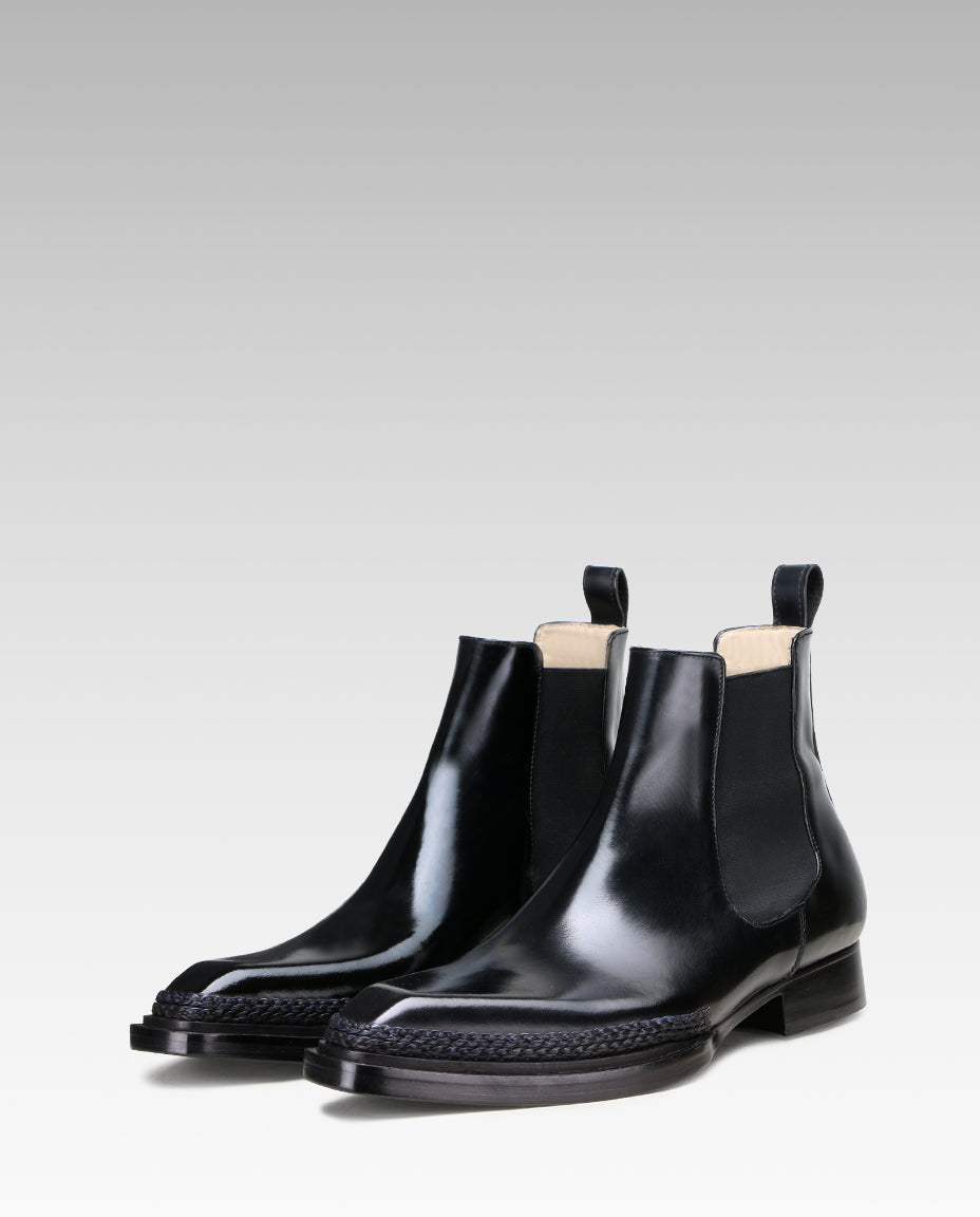 Dominion Chelsea Boots with Taper Toe in Black