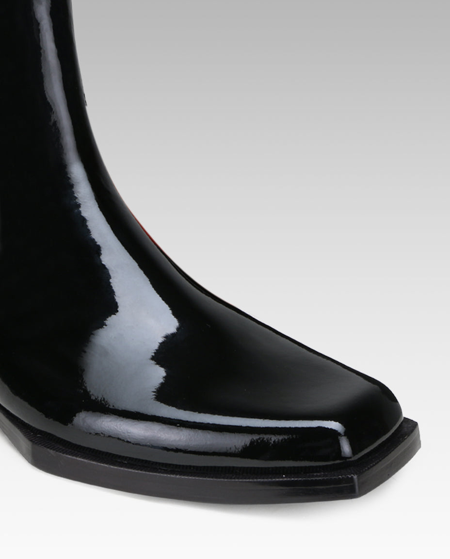 Escaro Royale Blackridge SquareToe Chelsea Boots in Black